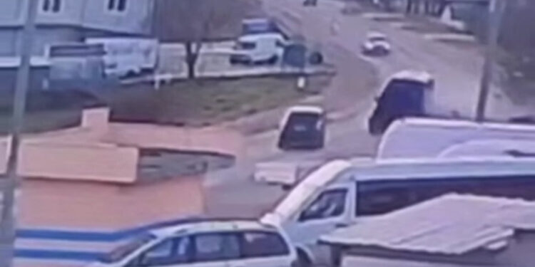 Accident mortal în Ciorescu: Un autoturism a fost lovit de un microbuz