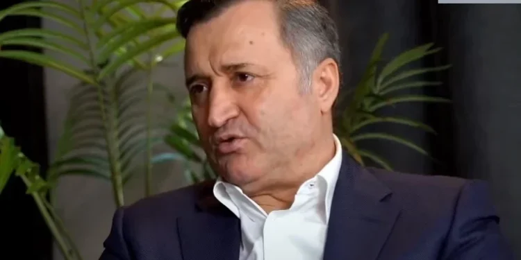 Vlad Filat, către guvernanți: „Începeți eliberarea țării prin ușurarea propriilor buzunare”