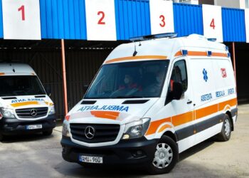 Tânăr salvat de medici după ce a înghițit pastile cu intenția de a se sinucide