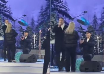 Momentul magic: O tânără a spus ‘DA’ la concertul de Revelion din PMAN