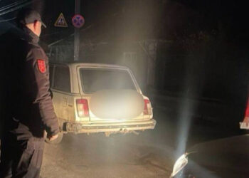 Tânăr fără permis oprit de carabinieri și polițiști în Bălți pentru conducere haotică