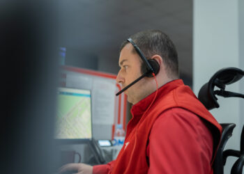 В первый день года звонки на номер 112 выросли на 30%: скорая помощь, полиция и пожарные были перегружены