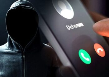 Escrocherie pe Facebook și WhatsApp: Un deținut și iubita sa, condamnați