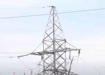 ”Vor să fugă din internat” : 100 de pacienți stau fără căldură, apă caldă și canalizare câte 10 în cameră iar Buzu nu răspunde la apelurile Canal 5