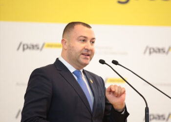 Deputatul PAS, Petru Frunze, suspectat de promovarea unei companii de transport, prin modificările legislative referitoare la organizarea concursurilor