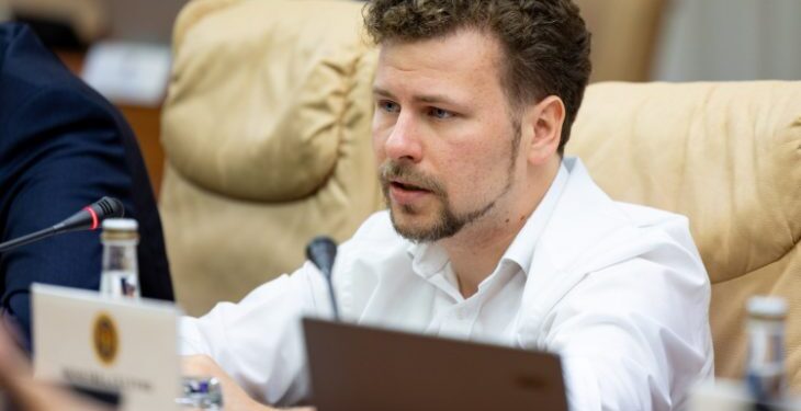 Dan Perciun salvează fața? Cum a reacționat Ministerul Educației la criticile aduse manualelor de istorie de către comunitatea evreiască din Moldova?