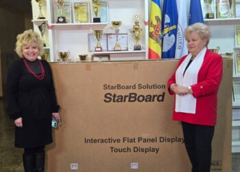 Cadou prețios pentru liceul rus „Lev Tolstoi” din Glodeni: elevii au primit în dar o tablă interactivă