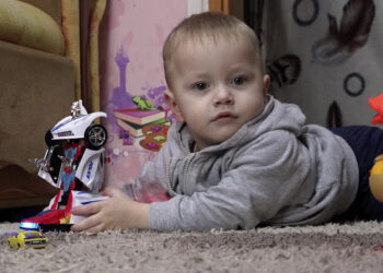 Micul Timofei luptă cu sindromul Guillain-Barre: O mamă face totul pentru a-și salva copilul