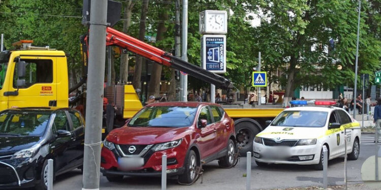 Noi reguli pentru parcările neregulamentare: Mașinile nu vor mai fi ridicate decât în cazuri specifice