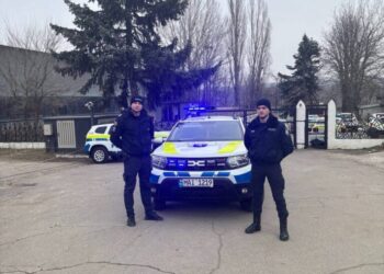 Un copil rătăcit în drum spre școală a fost găsit de poliție în capitală