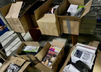 Bagaje prea grele? Ce au găsit vameșii în autoturismul unui moldovean