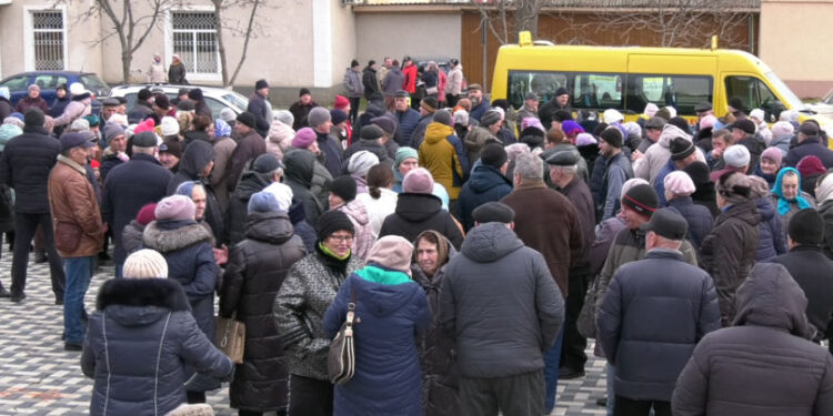 Nou protest la Copanca: Localnicii se opun conectării la rețeaua energetică a Republicii Moldova, unde tarifele sunt mult mai mari |VIDEO