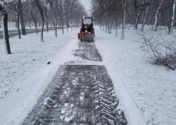 Intervenție de deszăpezire în Chișinău, în urma ninsorii de noaptea trecută