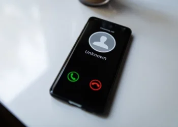 Escrocherie cu câștiguri false: Poliția a destructurat o rețea de centre de apel