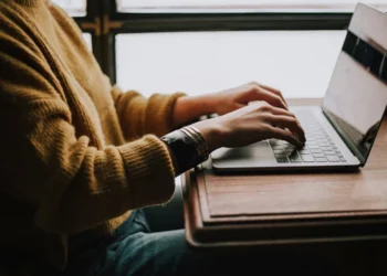 Facebook va elimina live-urile vechi de o lună: Ce trebuie să știe utilizatorii