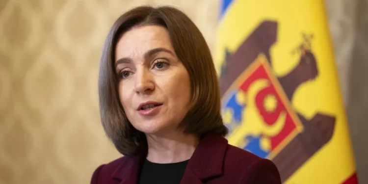 Sandu premiată în Europa pentru democrație, în timp ce acasă Parlamentul ignoră opoziția și cererile acesteia |VIDEO