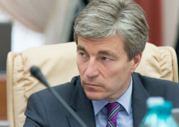 Indestructibil. Eugen Carpov, numit președinte al Consiliului ANRE, încă din timpul lui Plahotniuc, cu sprijinul majorității PAS |VIDEO