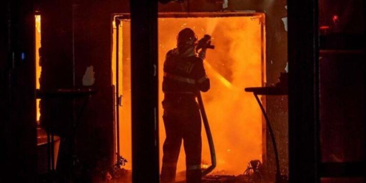 Tragedie în raionul Rîșcani: o femeie a decedat într-un incendiu provocat de un scurtcircuit