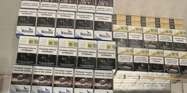 Trei pasageri, depistați cu 430 de pachete de țigări nedeclarate la Aeroportul Chișinău