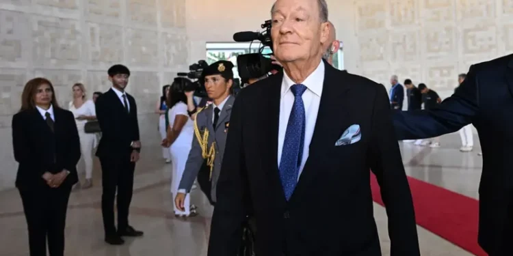 Karim Aga Khan al IV-lea, lider spiritual al musulmanilor ismaeliți, a murit la vârsta de 88 de ani