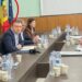 Controverse după întâlnirea premierului Dorin Recean la Vulcănești: Drapelul Găgăuziei înlocuit cu cel al Uniunii Europene |VIDEO