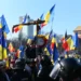 Gaze lacrimogene folosite de jandarmi la protestul din Piața Victoriei al susținătorilor lui Călin Georgescu: „Sunt persoane care îndeamnă la violențe împotriva forțelor de ordine” / „Trădătorii”, scandează mulțimea