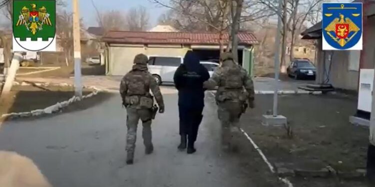 Grup criminal desființat: Migranți ucraineni aduși ilegal în Moldova cu ajutorul unui angajat SPF