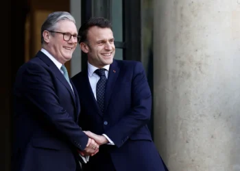 Macron și Starmer vor să-l convingă pe Trump să oprească negocierile cu Rusia