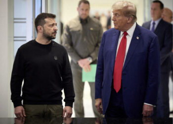 Trump îl amenință și îl face „dictator” pe Zelenski: „Ar trebui să se miște repede, altfel rămâne fără țară”