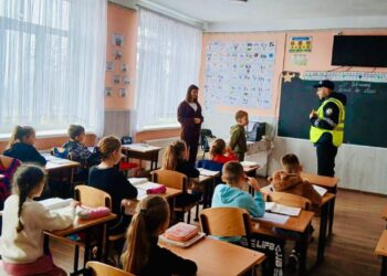 Siguranța copiilor, prioritatea Poliției! Aproape 390 de școlari învață reguli esențiale de circulație