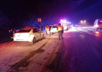 Accident grav pe traseul R-14: Un autocar cu 68 de pasageri s-a răsturnat