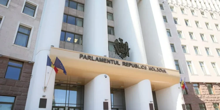 Deputații PAS susțin limitarea accesului Canal 5 în Parlament, invocând lipsa unui „adevăr” conform standardelor lor |VIDEO