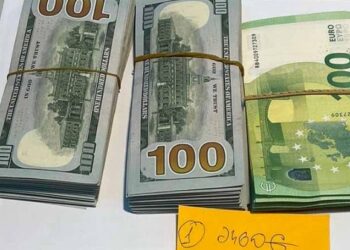 Două femei prinse cu sume mari de bani nedeclarate la Aeroportul Chișinău