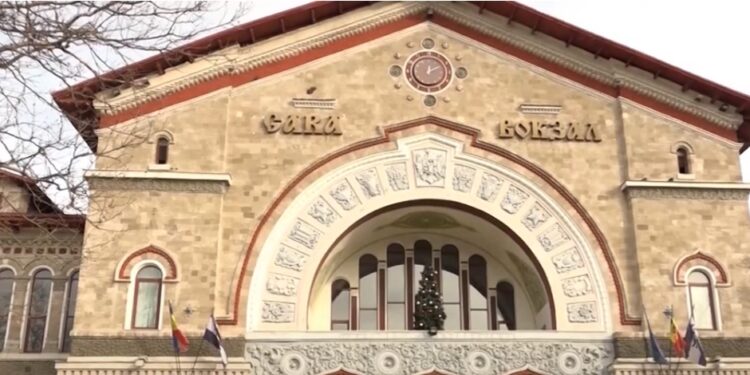 În loc să rezolve criza financiară, autoritățile vor să vândă Palatul Feroviarilor pentru a acoperi datoriile Căii Ferate