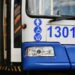 Doi călători au făcut zob ușa unui troleibuz din Chișinău. Poliția îi caută pe făptași