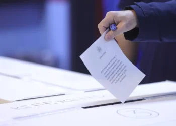 Călin Georgescu conduce în intențiile de vot pentru prezidențiale, urmat de Nicușor Dan și Crin Antonescu