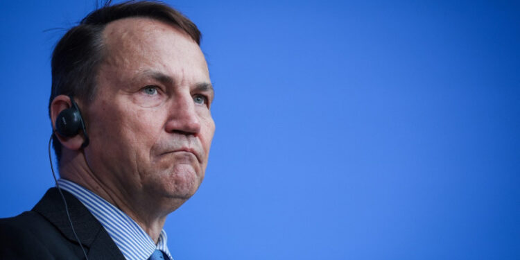 Țările europene nu vor crea o armată unită, spune ministrul polonez de externe. „Să fim atenți cu acest termen”