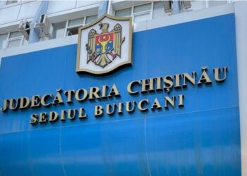 Bărbat condamnat la 5 ani și 6 luni de închisoare pentru bancnote false și escrocherie