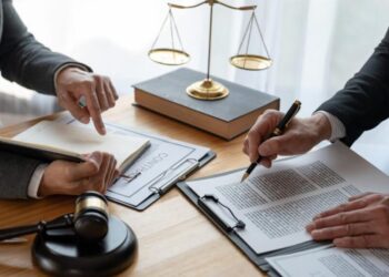 Avocat condamnat pentru trafic de influență: amendă de 250.000 lei și interdicție de a profesa