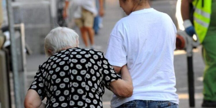 O badantă moldoveancă, arestată în Italia: A vrut să obțină reședința în Veneția, prezentând un document fals