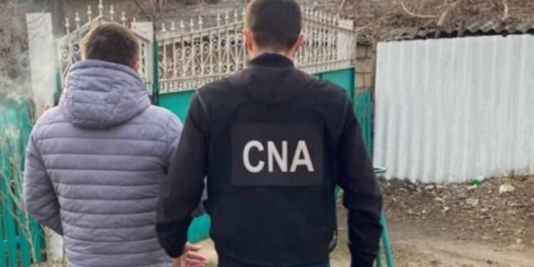 CNA reține doi suspecți pentru trafic de influență legat de obținerea permisului auto