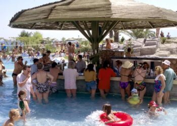 Turcia riscă să piardă turiști din cauza alcoolului contrafăcut