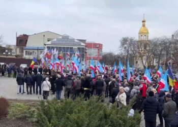 Operațiune masivă a poliției pe traseul Chișinău-Comrat: Oameni reținuți înainte de protestul în sprijinul bașcanului Găgăuziei |VIDEO