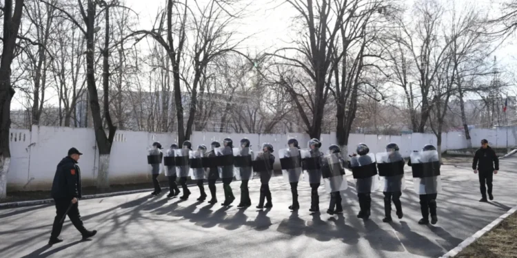 Carabinierii moldoveni își perfecționează competențele în tactica de intervenție