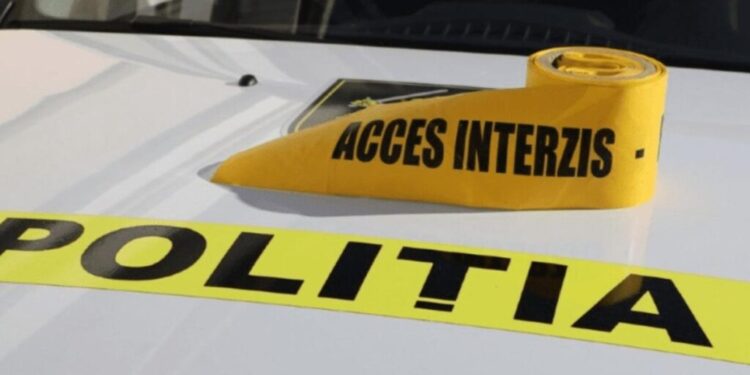 O femeie a murit după ce s-a aruncat de la etajul 13 al unui bloc din capitală