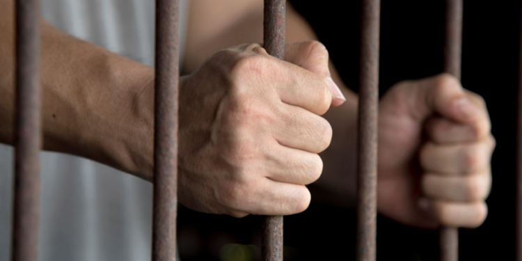 Bărbat condamnat la 6 ani de închisoare pentru tentativă de viol