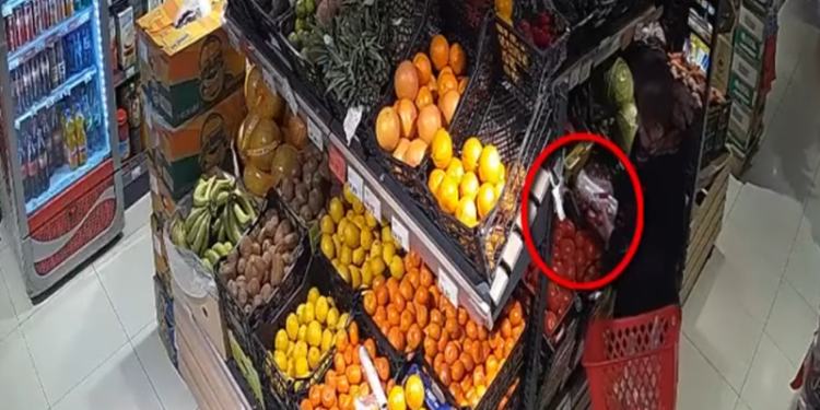 Femeie căutată pentru furtul unui portmoneu uitat într-un magazin din Chișinău