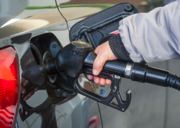 ANRE stabilește noile prețuri maxime pentru benzină și motorină