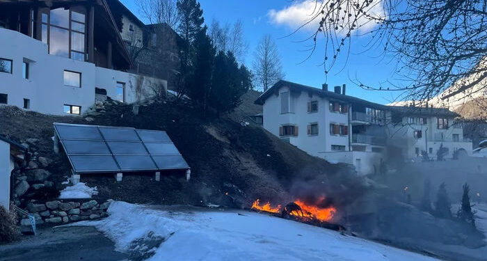 Trei oameni au murit după prăbuşirea unui avion de mici dimensiuni în Elveţia