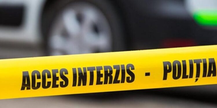 Descoperire macabră în Chișinău: Femeie găsită spânzurată în apartament